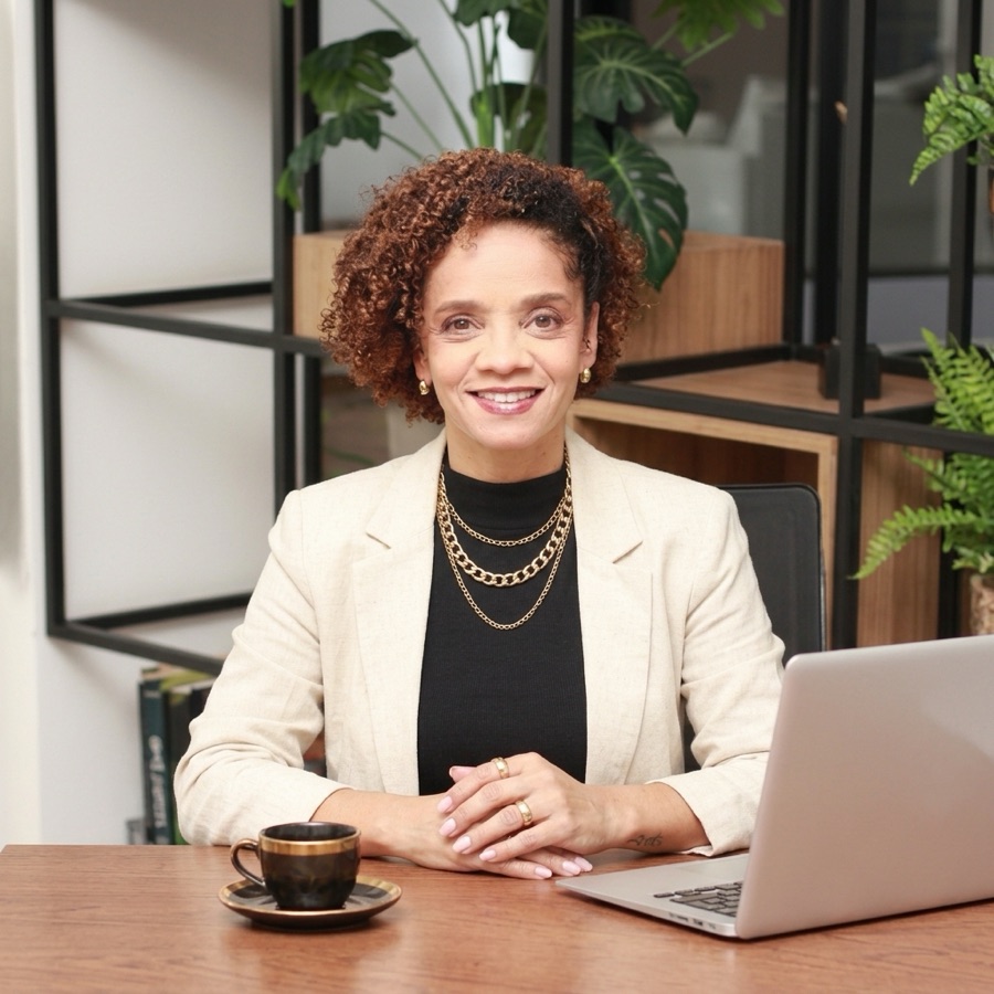 Vivir Sin Fronteras consultant